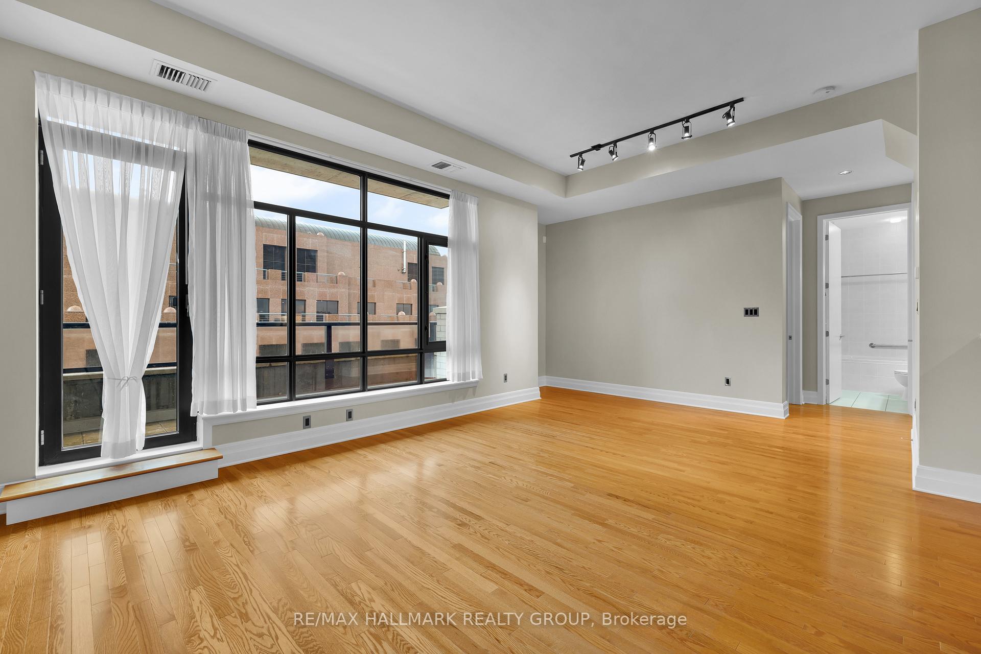 Photo 10 of Unit PH5, 330 Loretta Avenue S, Ottawa, West Centre Town — HOMEH