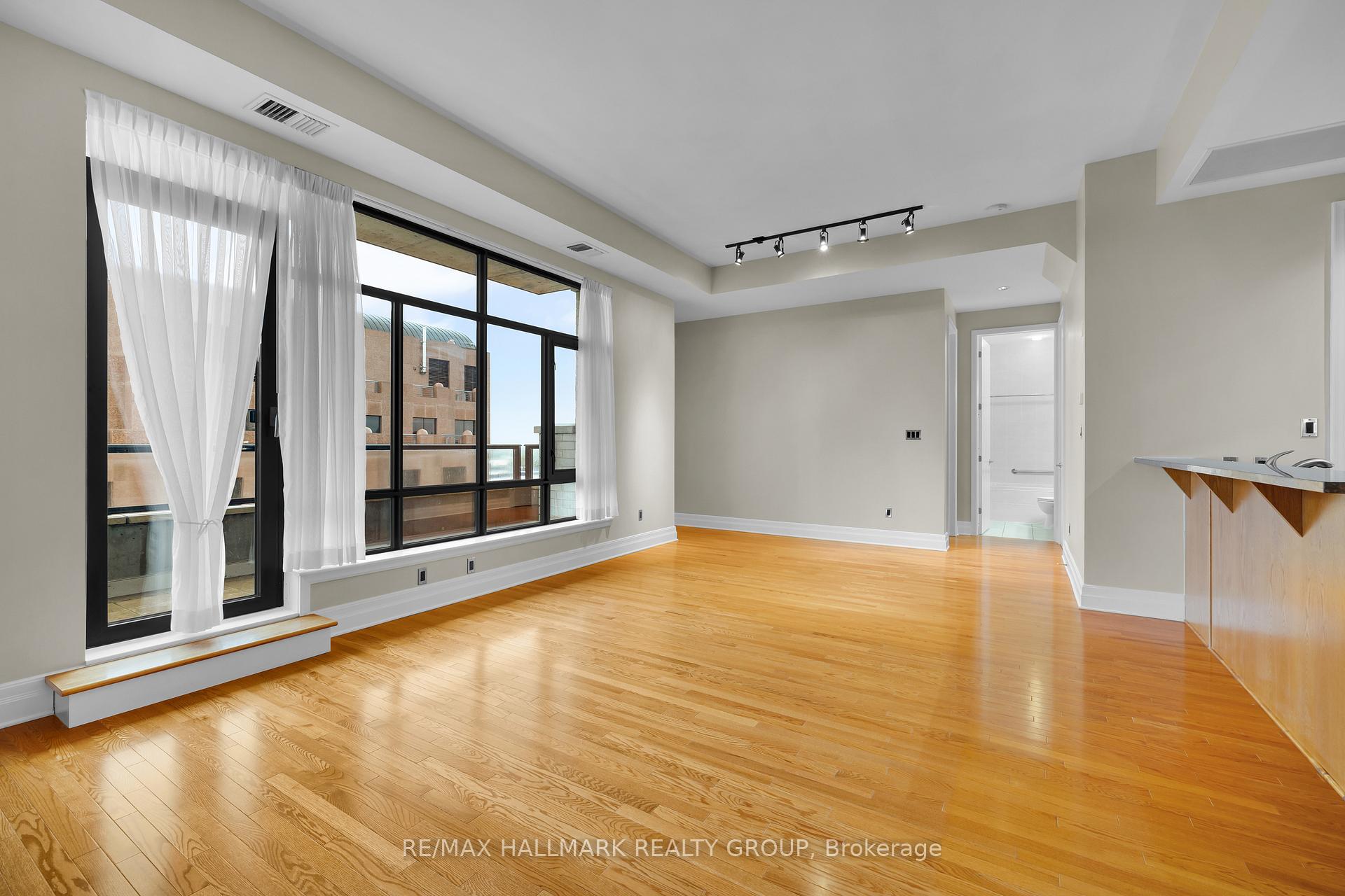 Photo 11 of Unit PH5, 330 Loretta Avenue S, Ottawa, West Centre Town — HOMEH