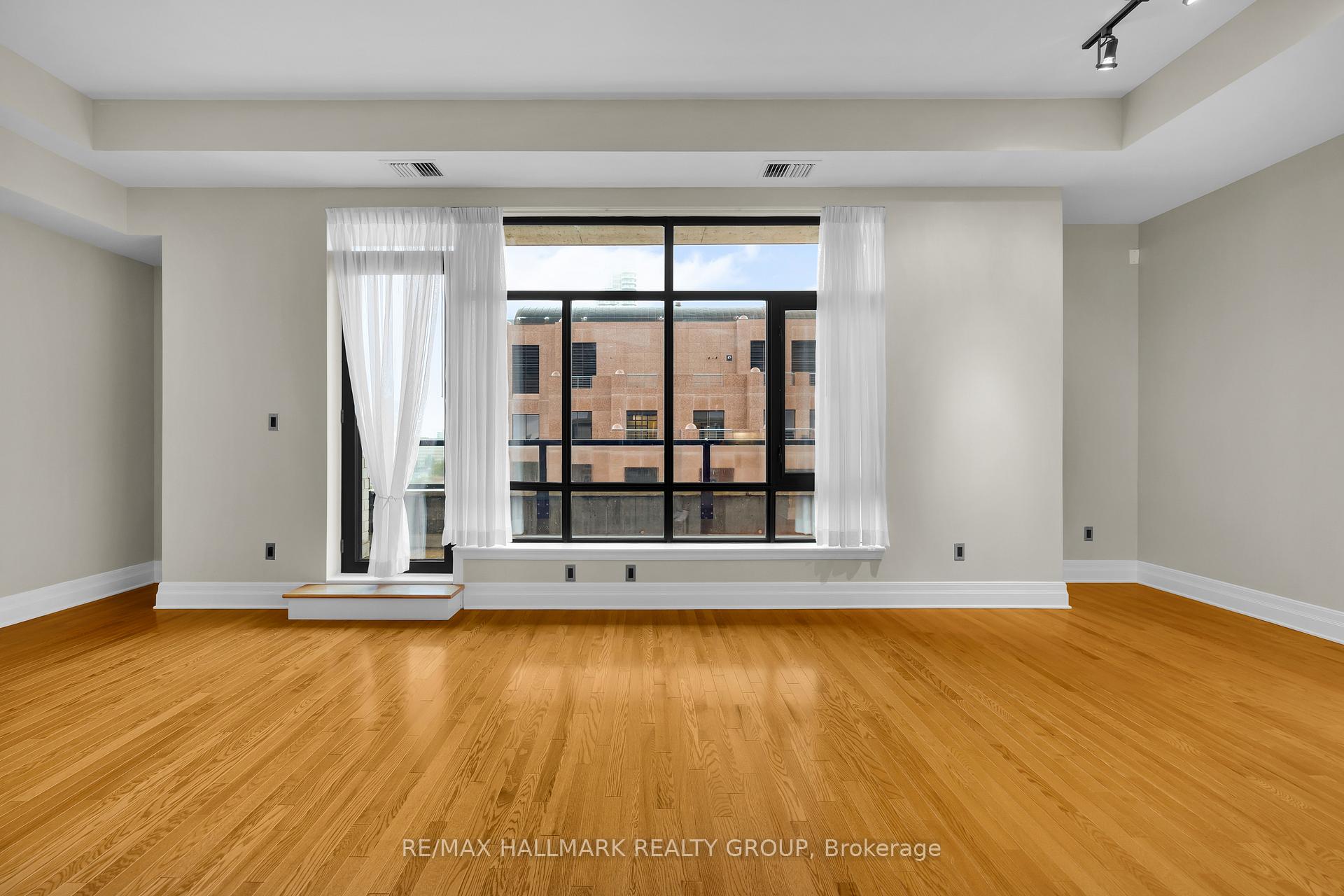 Photo 13 of Unit PH5, 330 Loretta Avenue S, Ottawa, West Centre Town — HOMEH