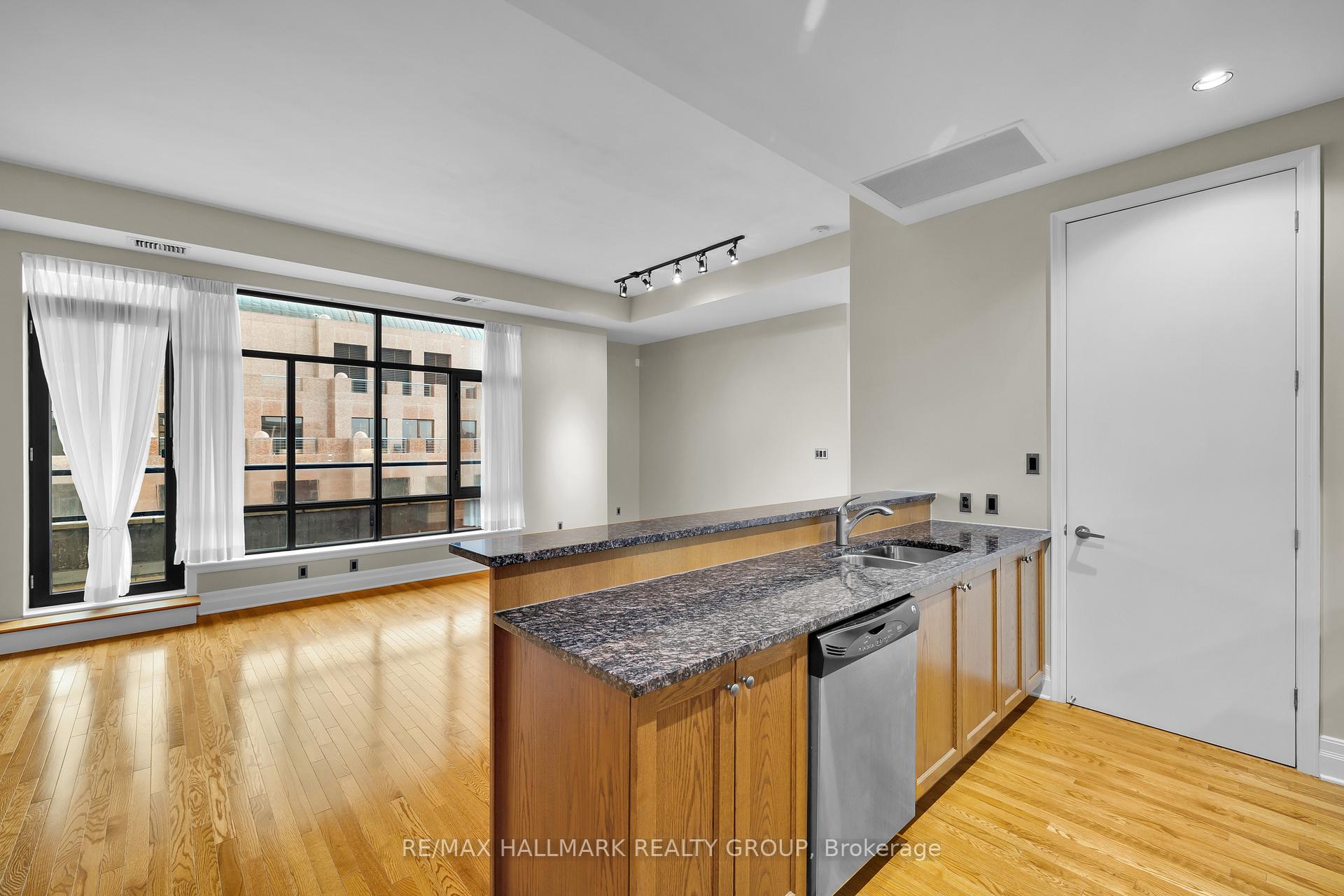 Photo 24 of Unit PH5, 330 Loretta Avenue S, Ottawa, West Centre Town — HOMEH