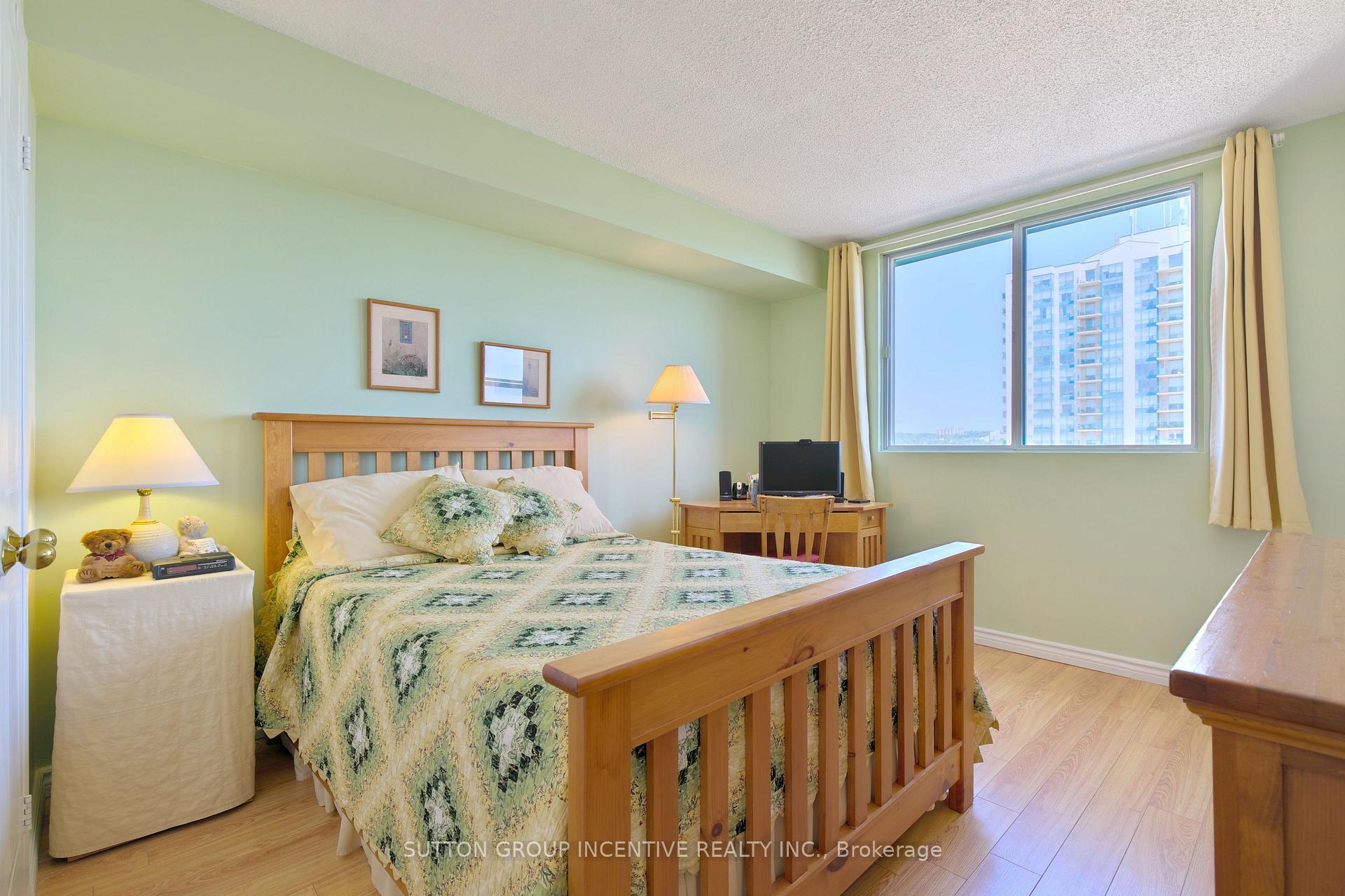 Photo 13 of Unit 706, 75 Ellen Street, Barrie, City Centre — HOMEH