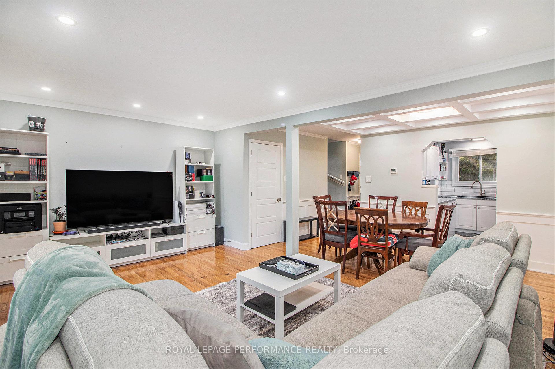 Photo 5 of 6181 Brookside Lane, Ottawa, Convent Glen South — HOMEH