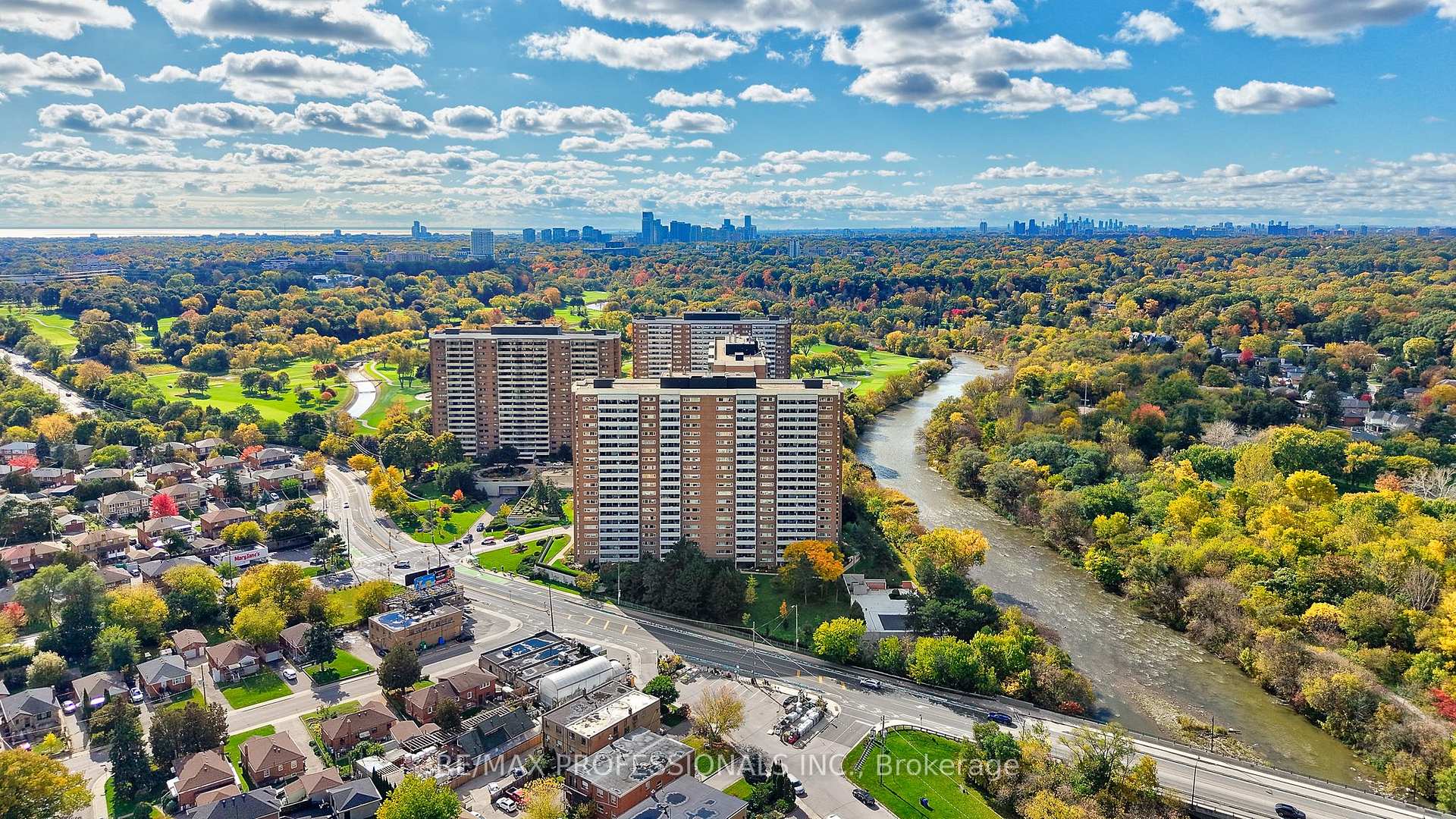 Photo 3 of Unit 1710, 270 Scarlett Road, Toronto, Rockcliffe-Smythe — HOMEH