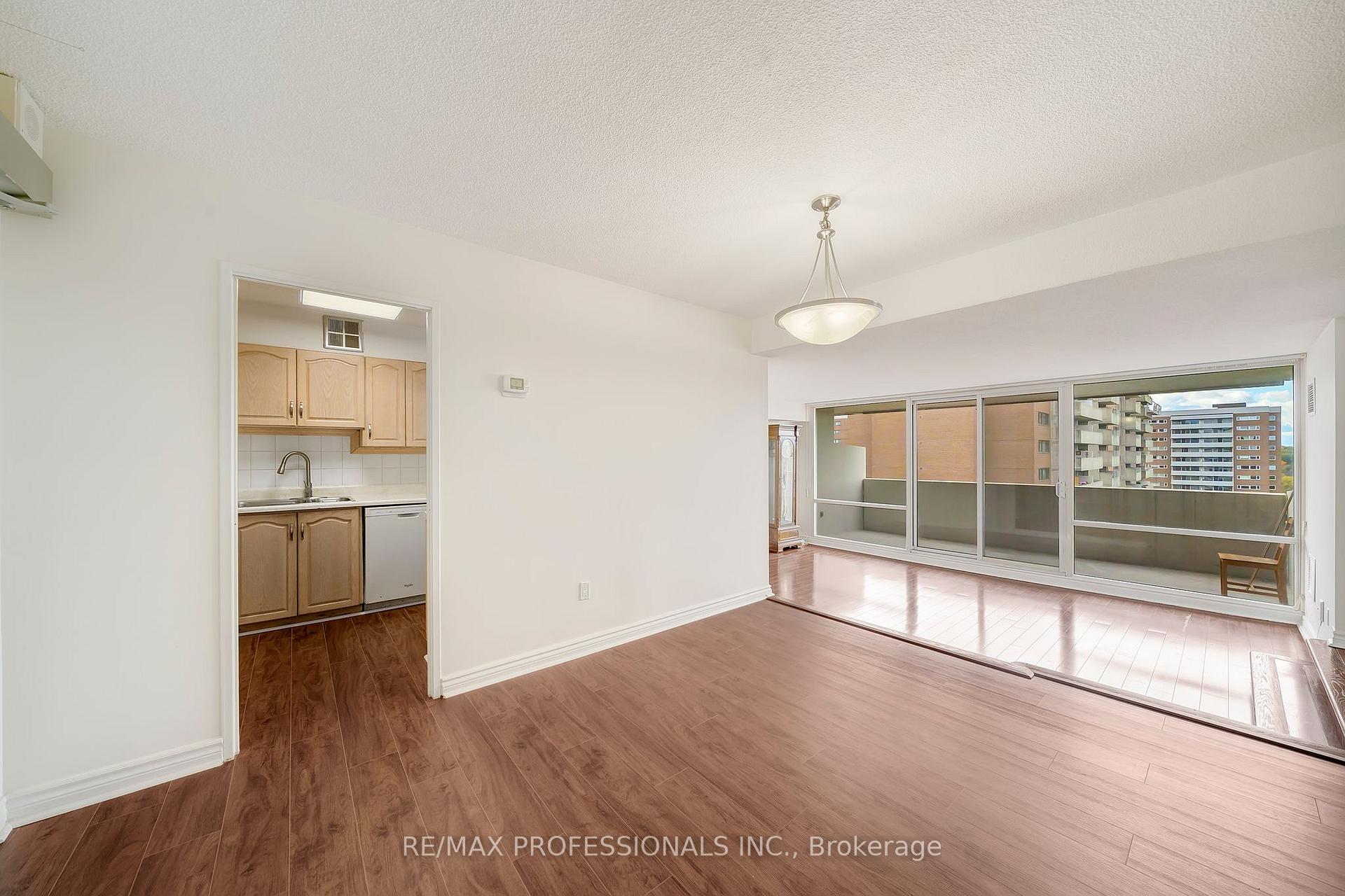 Photo 6 of Unit 1710, 270 Scarlett Road, Toronto, Rockcliffe-Smythe — HOMEH