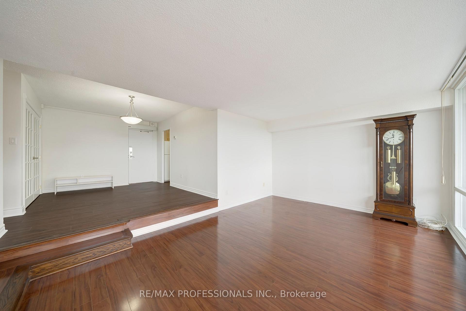 Photo 14 of Unit 1710, 270 Scarlett Road, Toronto, Rockcliffe-Smythe — HOMEH