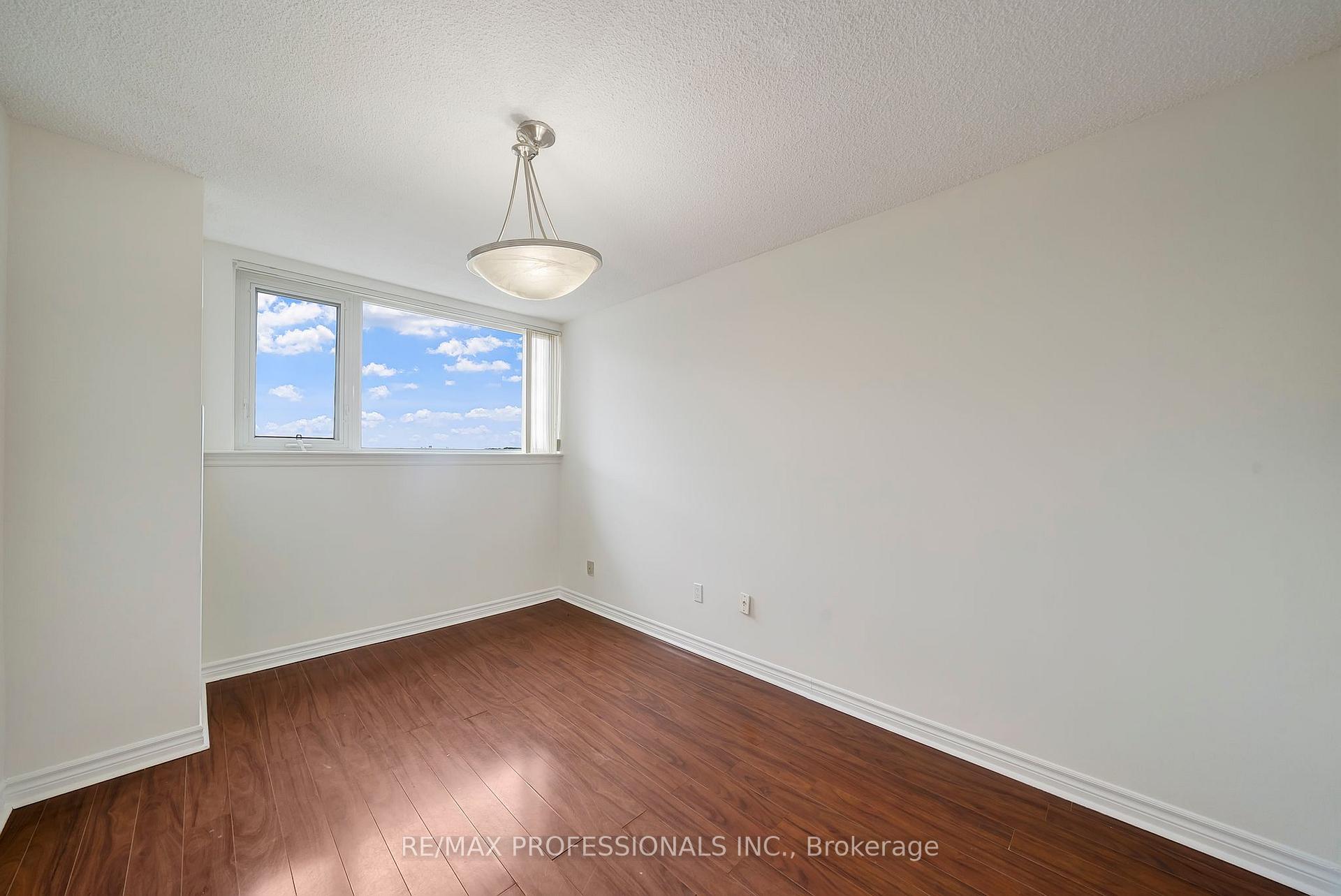 Photo 16 of Unit 1710, 270 Scarlett Road, Toronto, Rockcliffe-Smythe — HOMEH
