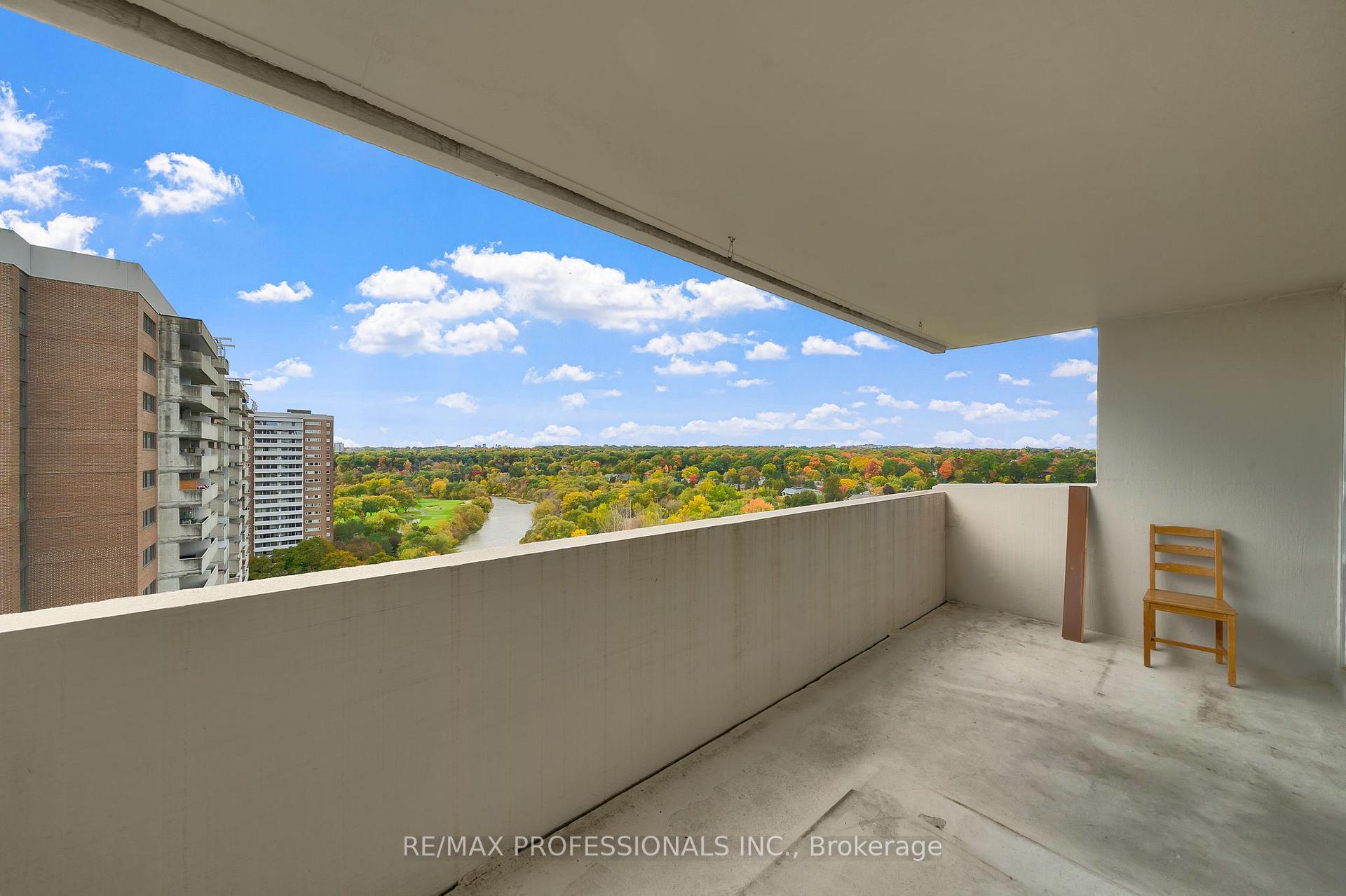 Photo 18 of Unit 1710, 270 Scarlett Road, Toronto, Rockcliffe-Smythe — HOMEH