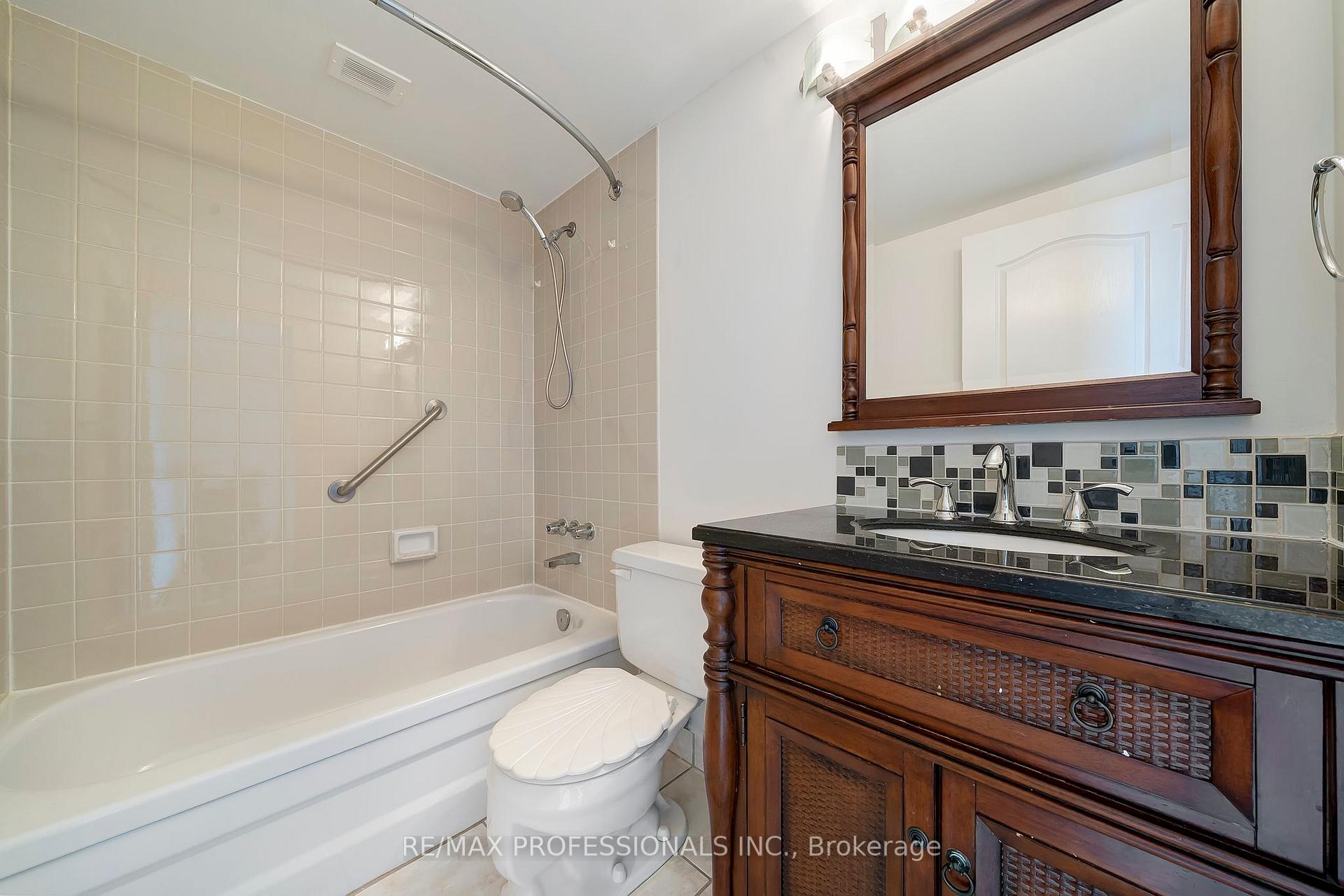 Photo 24 of Unit 1710, 270 Scarlett Road, Toronto, Rockcliffe-Smythe — HOMEH