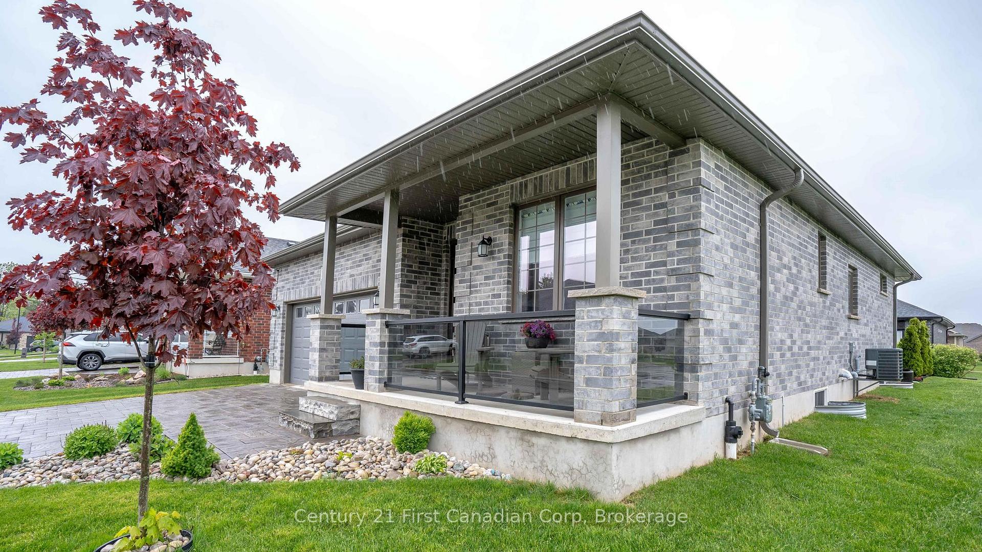 Photo 3 of Unit 35, 121 Robin Ridge Drive, Central Elgin, Belmont — HOMEH