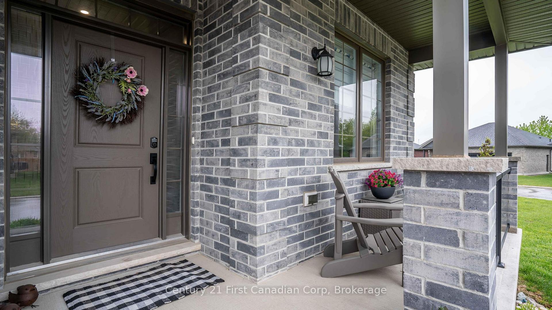 Photo 4 of Unit 35, 121 Robin Ridge Drive, Central Elgin, Belmont — HOMEH