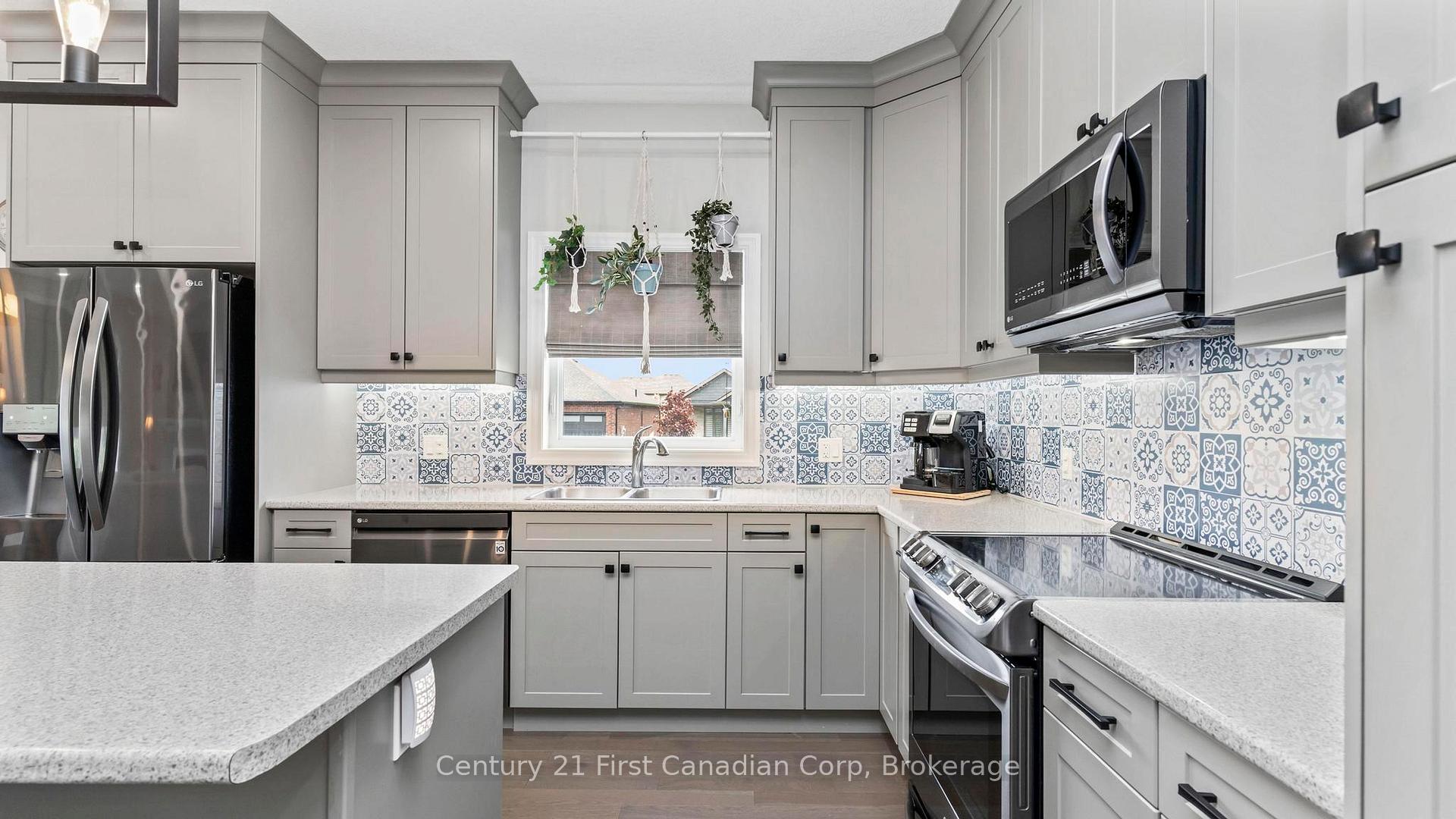Photo 11 of Unit 35, 121 Robin Ridge Drive, Central Elgin, Belmont — HOMEH