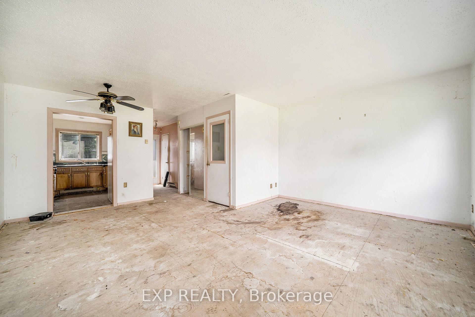Photo 6 of Unit 4E, 39 Woodvale Green, Ottawa, Craig Henry/Woodvale — HOMEH
