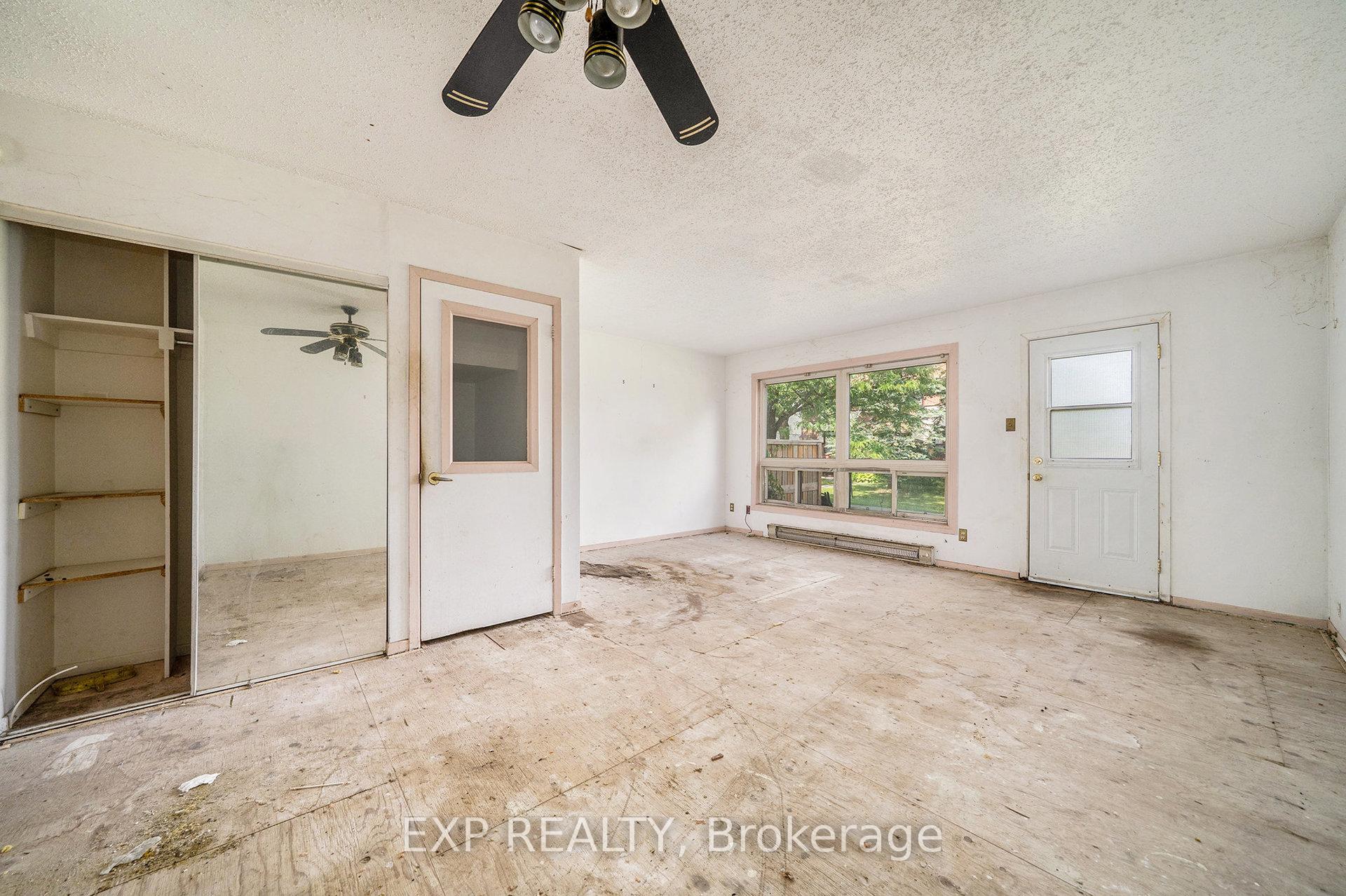 Photo 7 of Unit 4E, 39 Woodvale Green, Ottawa, Craig Henry/Woodvale — HOMEH