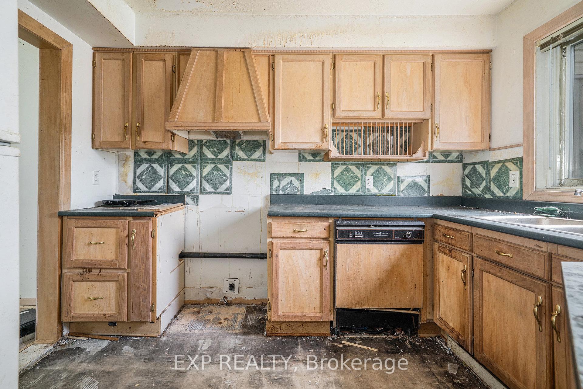 Photo 8 of Unit 4E, 39 Woodvale Green, Ottawa, Craig Henry/Woodvale — HOMEH