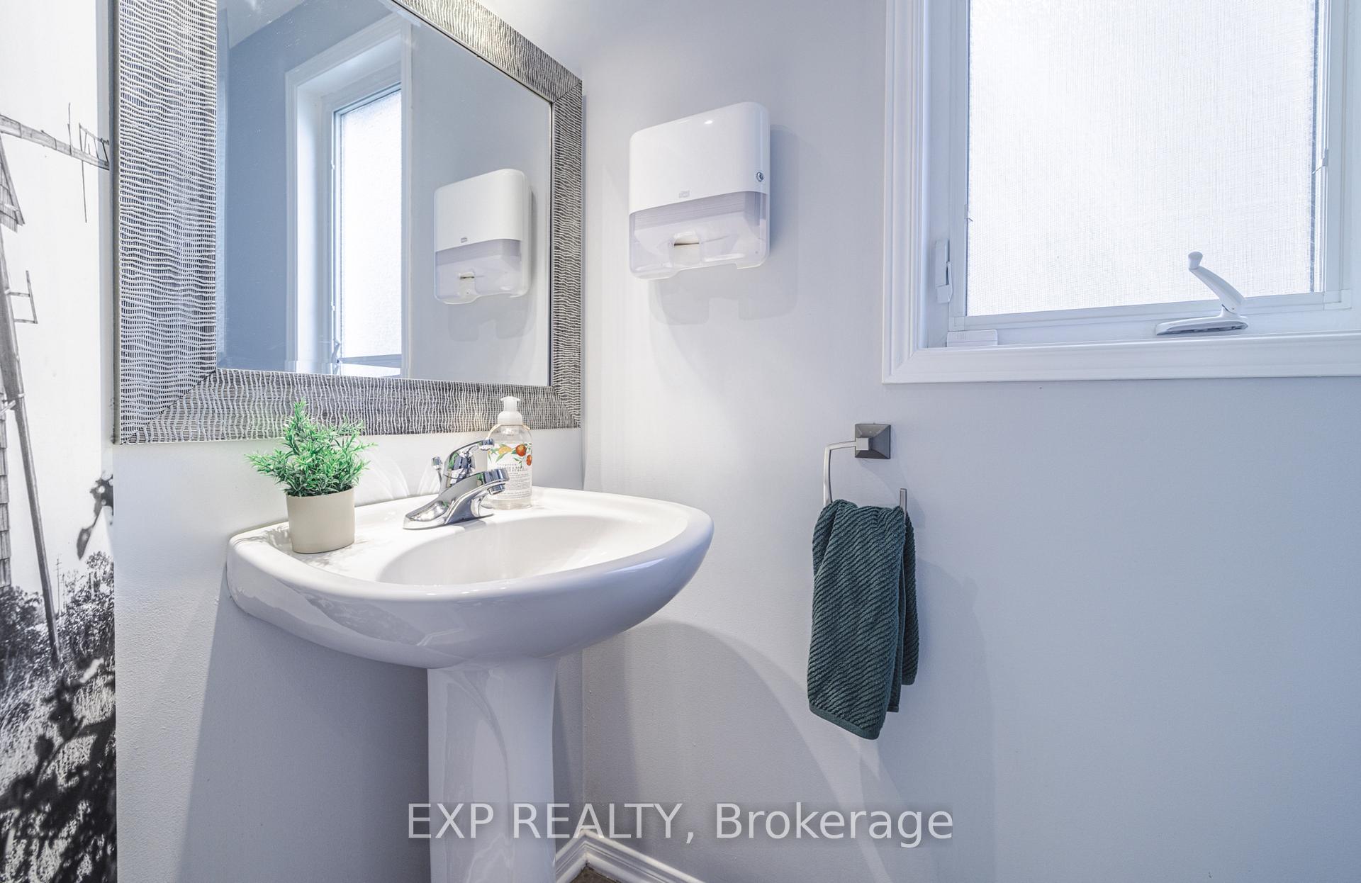 Photo 5 of Unit 42, 353 Hillsboro Private, Ottawa, Kanata - Emerald Meadows/Trailwest — HOMEH
