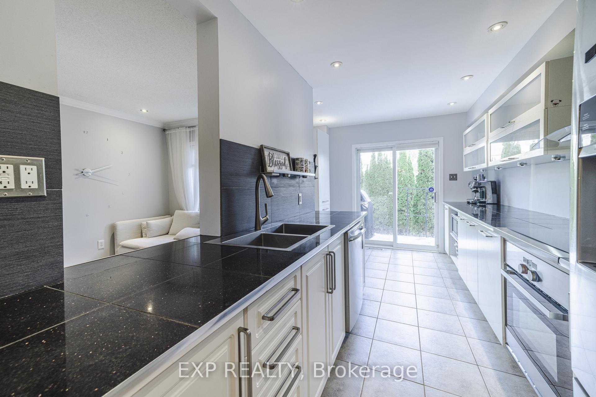 Photo 7 of Unit 42, 353 Hillsboro Private, Ottawa, Kanata - Emerald Meadows/Trailwest — HOMEH