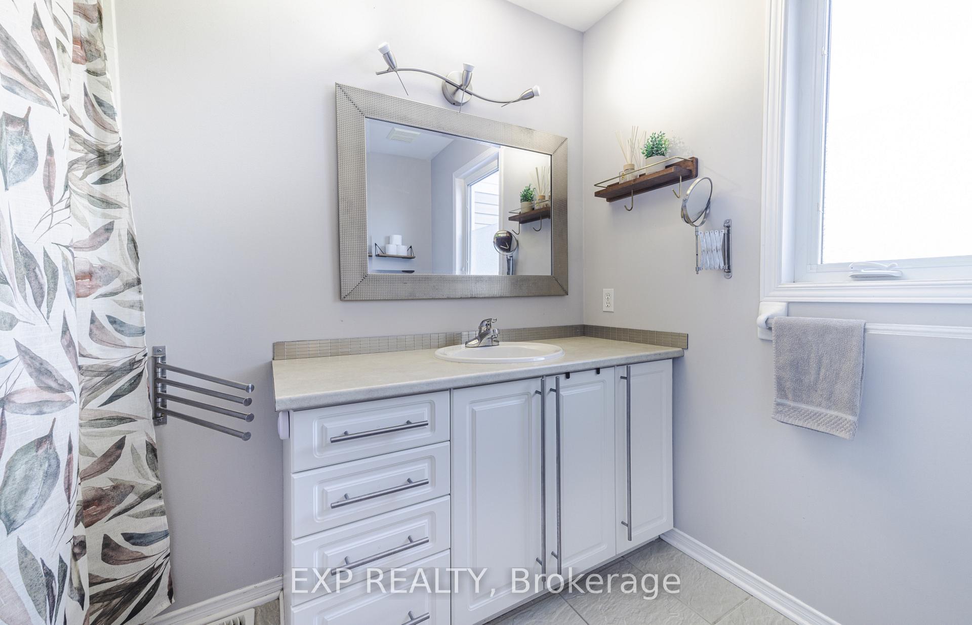 Photo 13 of Unit 42, 353 Hillsboro Private, Ottawa, Kanata - Emerald Meadows/Trailwest — HOMEH