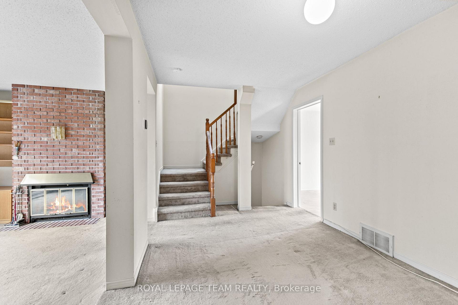 Photo 8 of 1149 Chimney Hill Way, Ottawa, Beacon Hill South — HOMEH