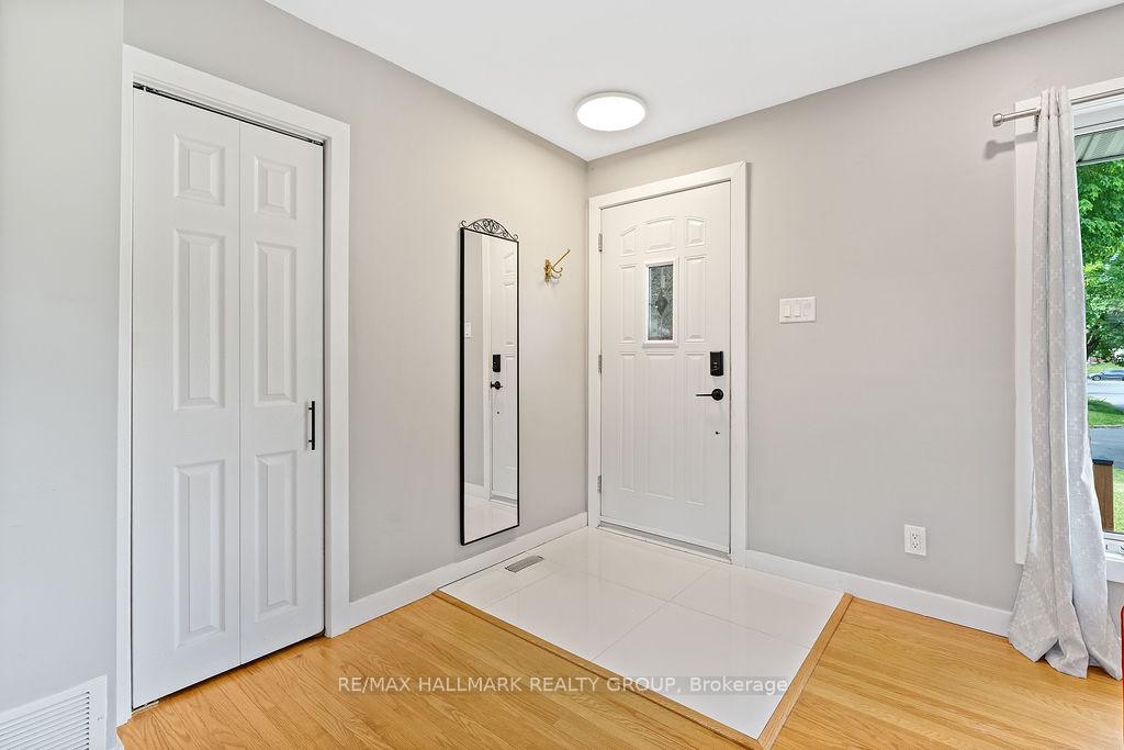 Photo 4 of 2163 Bingham Street, Ottawa, Elmvale Acres/Urbandale — HOMEH