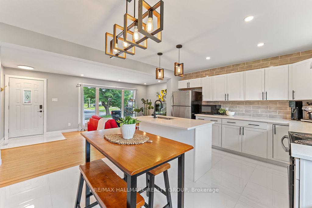 Photo 11 of 2163 Bingham Street, Ottawa, Elmvale Acres/Urbandale — HOMEH
