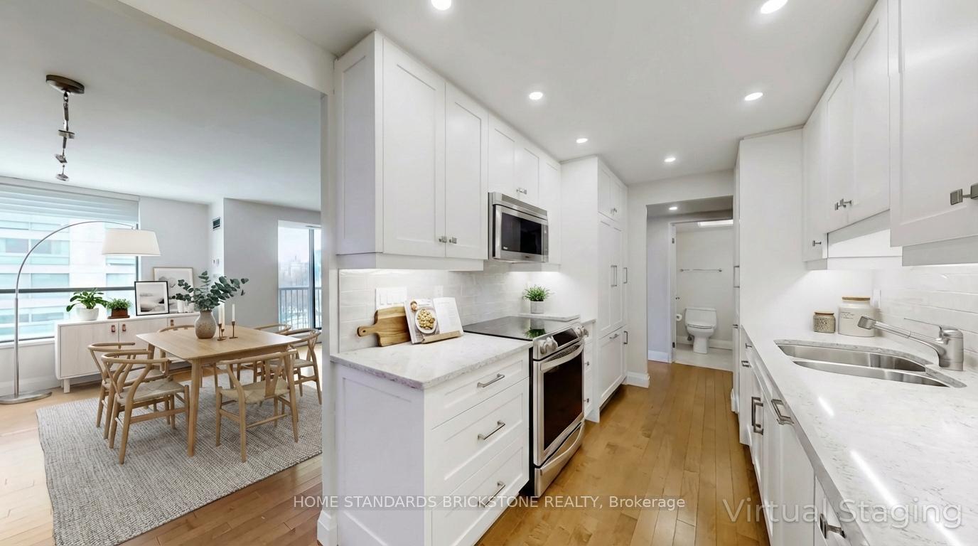 Front of Unit 803, 47 St Clair Avenue W