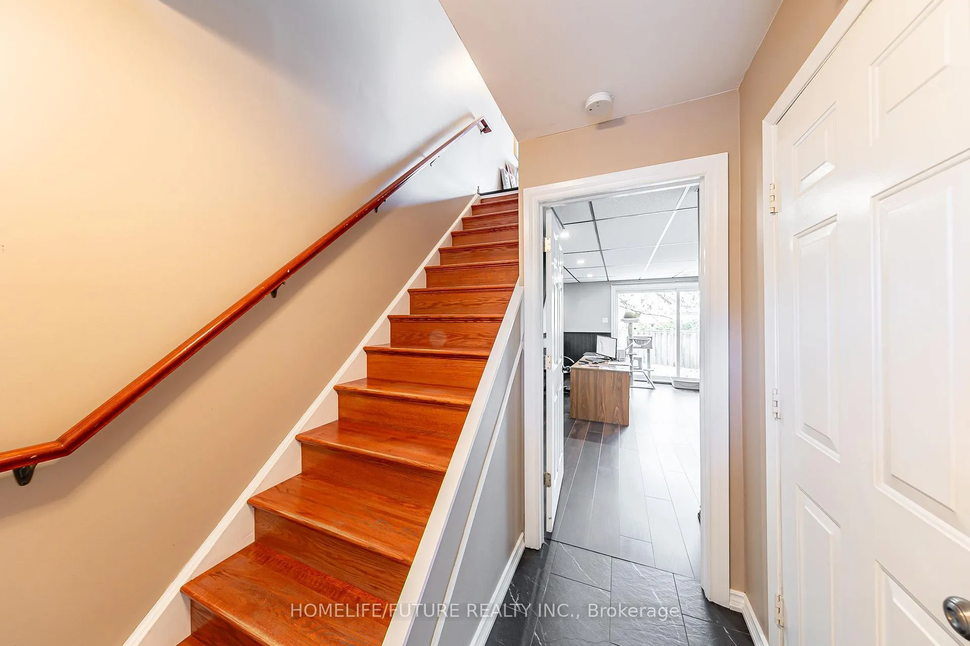 Photo 3 of Unit 13, 72 Martin Road, Clarington, Bowmanville — HOMEH