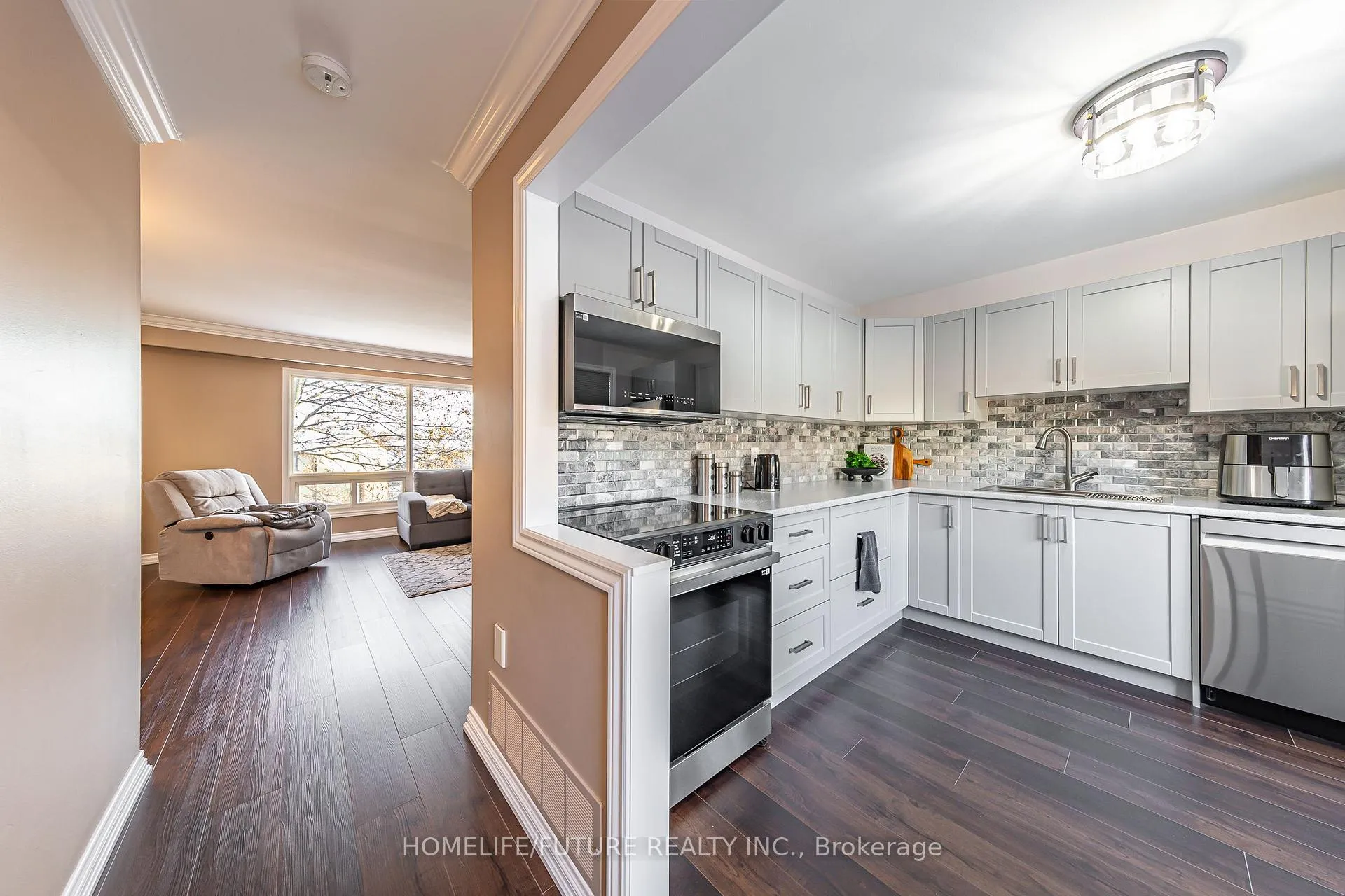 Photo 11 of Unit 13, 72 Martin Road, Clarington, Bowmanville — HOMEH
