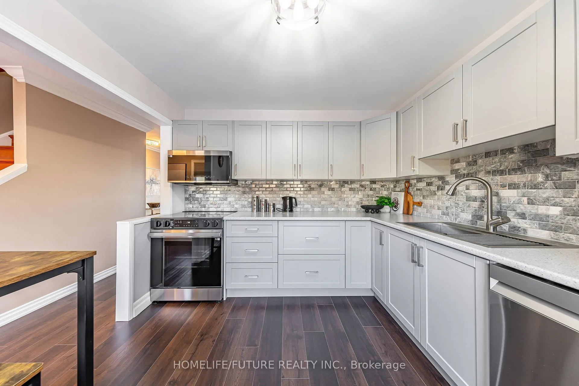 Photo 13 of Unit 13, 72 Martin Road, Clarington, Bowmanville — HOMEH