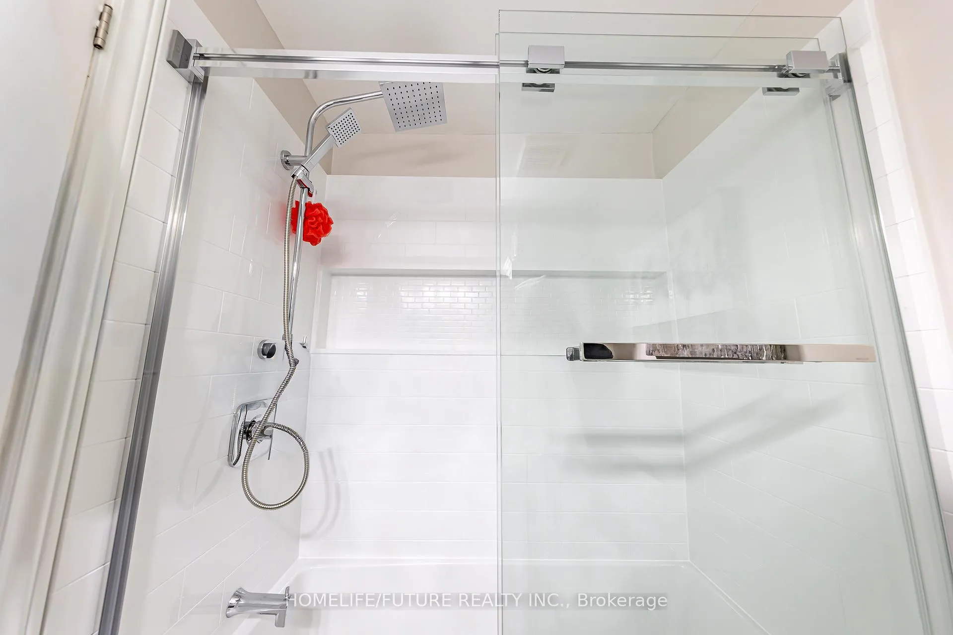 Photo 28 of Unit 13, 72 Martin Road, Clarington, Bowmanville — HOMEH