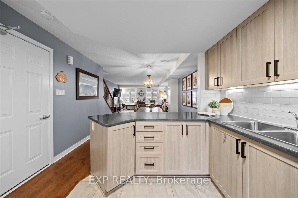 Photo 8 of 168 Bluestone Private, Ottawa, Avalon West — HOMEH