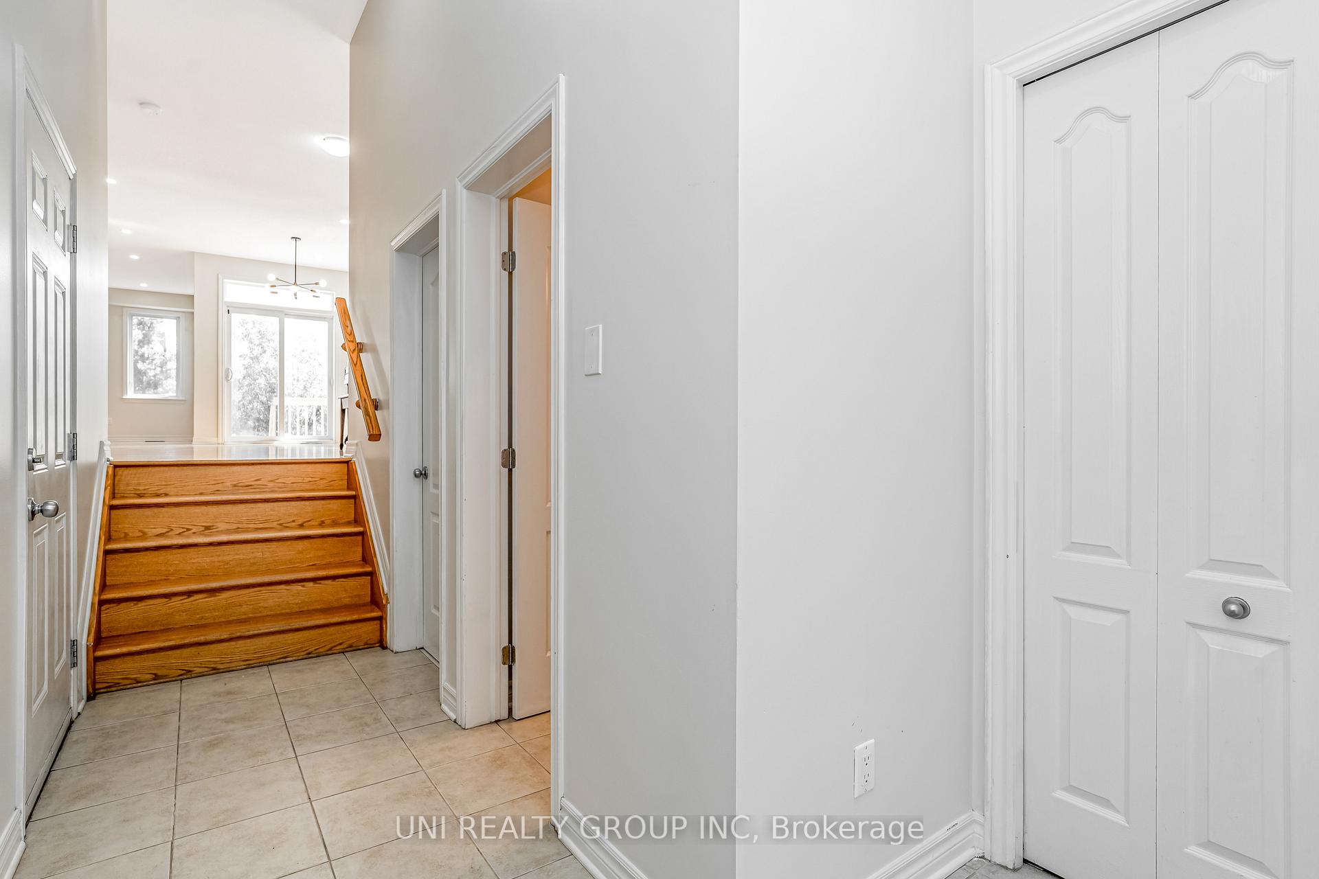 Photo 4 of 279 Harthill Way, Ottawa, Barrhaven - Heritage Park — HOMEH