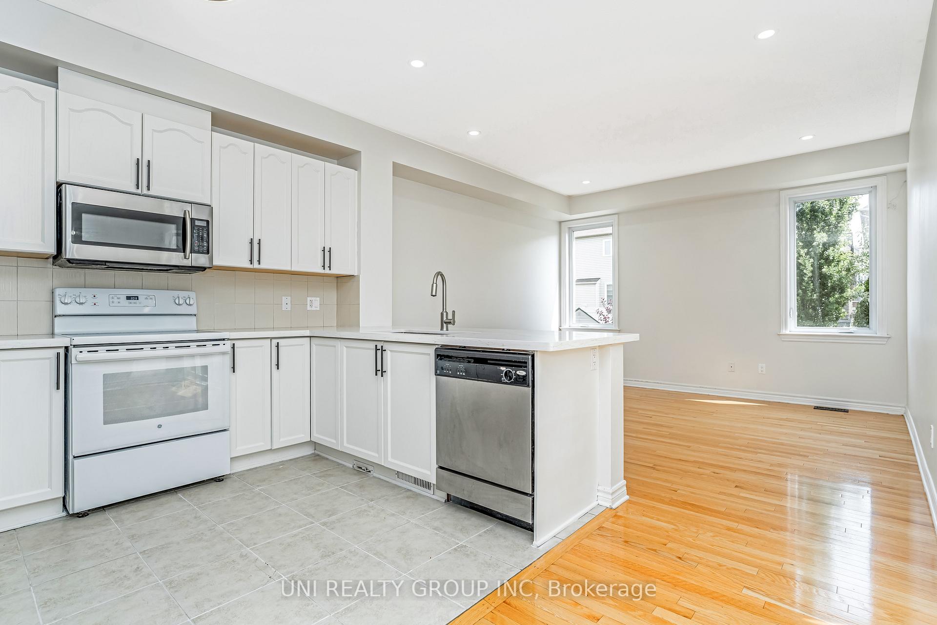 Photo 13 of 279 Harthill Way, Ottawa, Barrhaven - Heritage Park — HOMEH