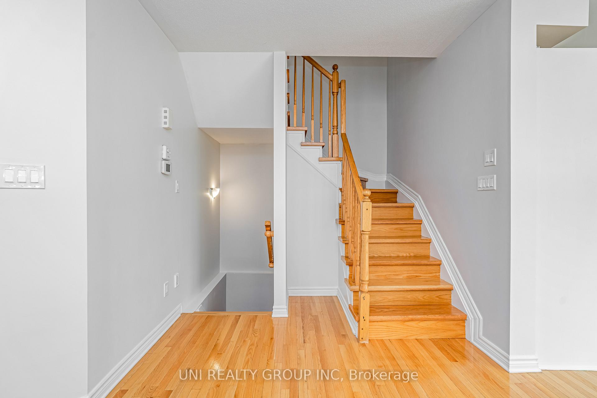 Photo 20 of 279 Harthill Way, Ottawa, Barrhaven - Heritage Park — HOMEH