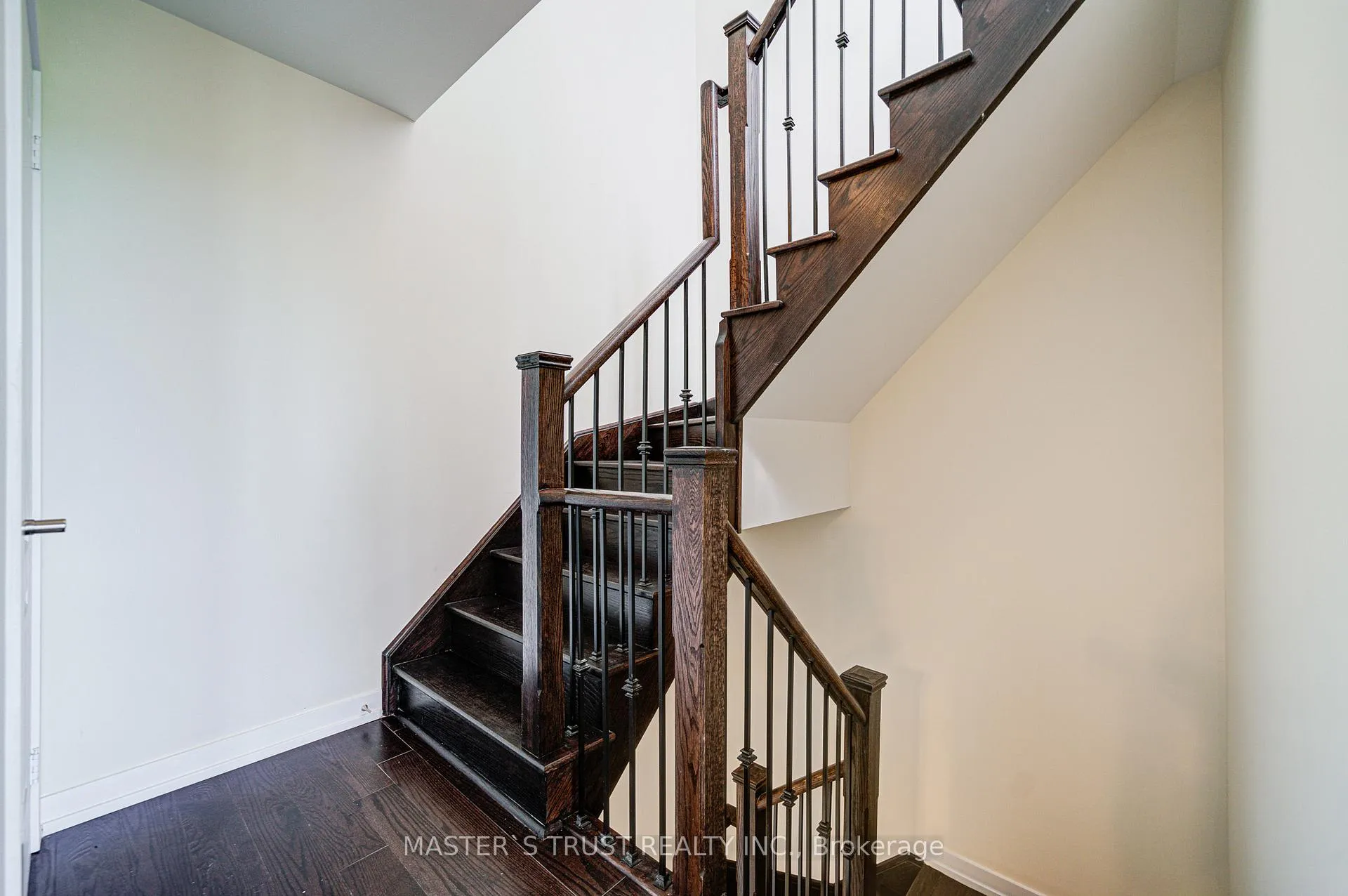 Photo 10 of Unit 507, 30 Dunsheath Way, Markham, Cornell — HOMEH