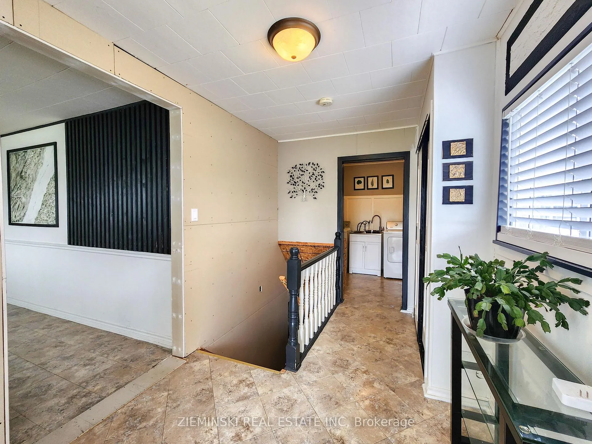 Photo 4 of 545 Silver Queen Lake Road, Cochrane — HOMEH