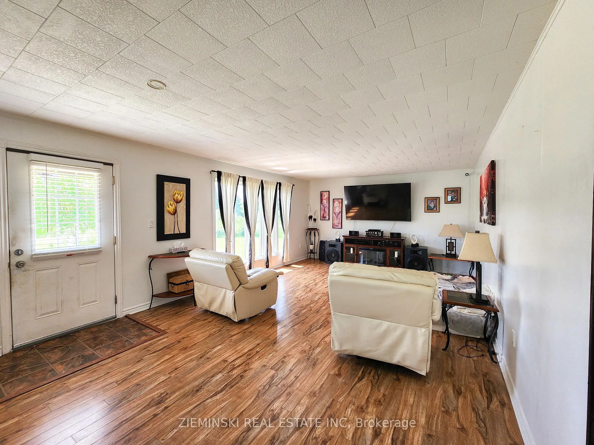 Photo 8 of 545 Silver Queen Lake Road, Cochrane — HOMEH