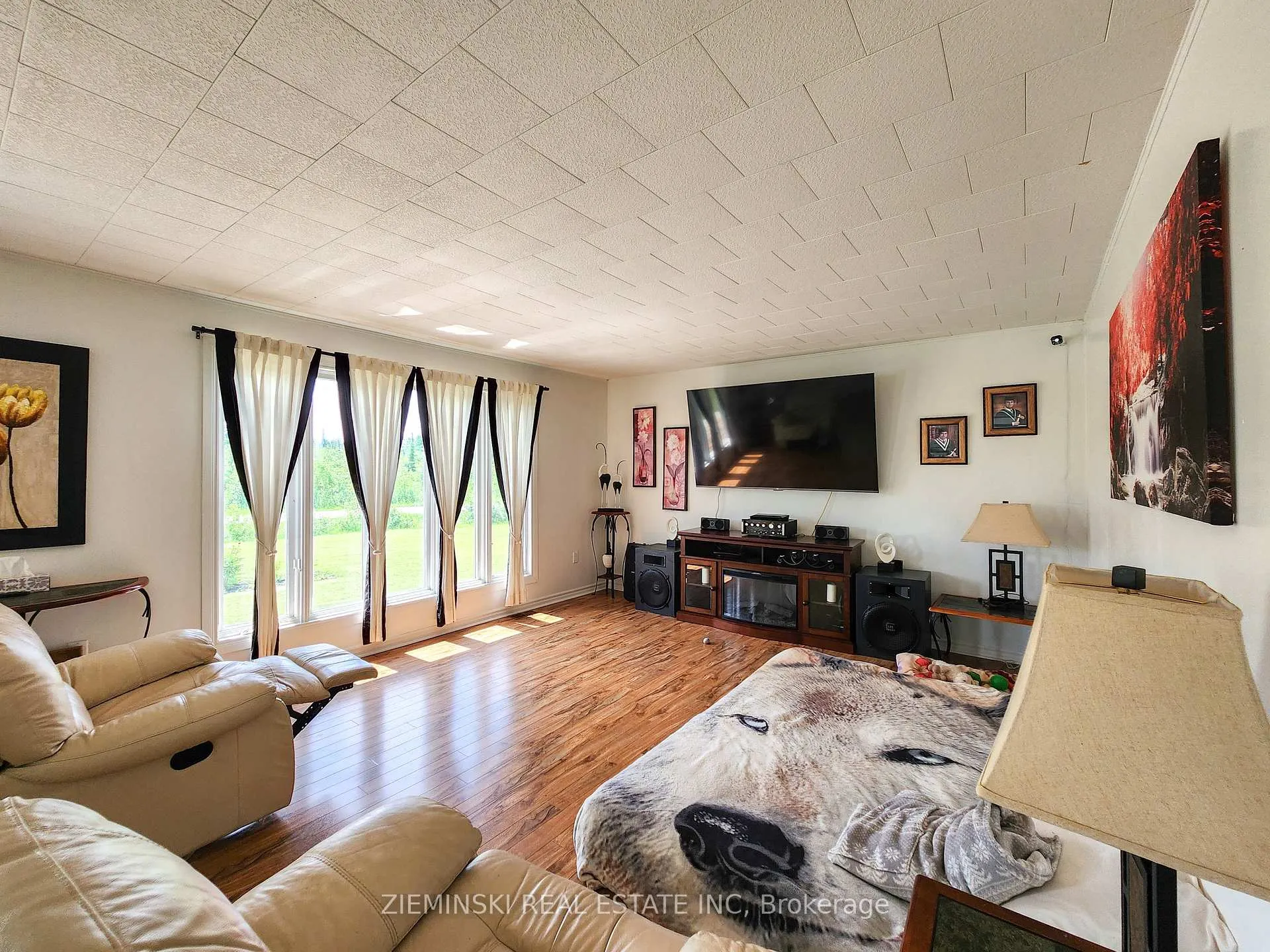 Photo 9 of 545 Silver Queen Lake Road, Cochrane — HOMEH