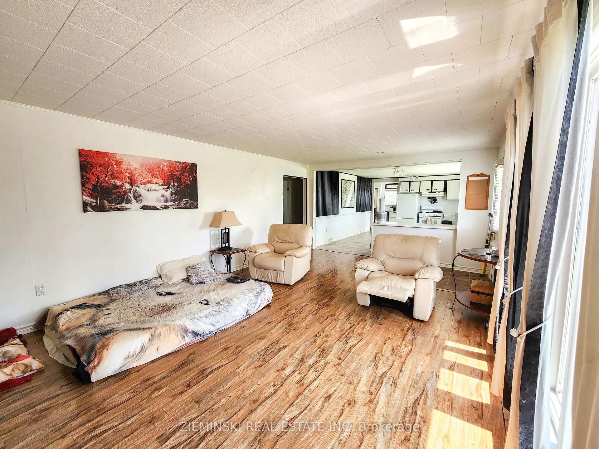 Photo 11 of 545 Silver Queen Lake Road, Cochrane — HOMEH