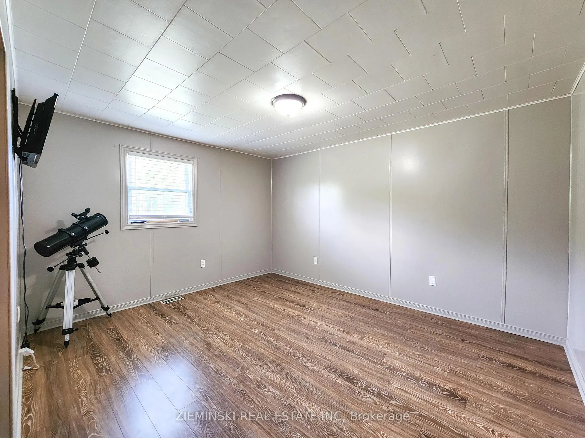 Photo 13 of 545 Silver Queen Lake Road, Cochrane — HOMEH