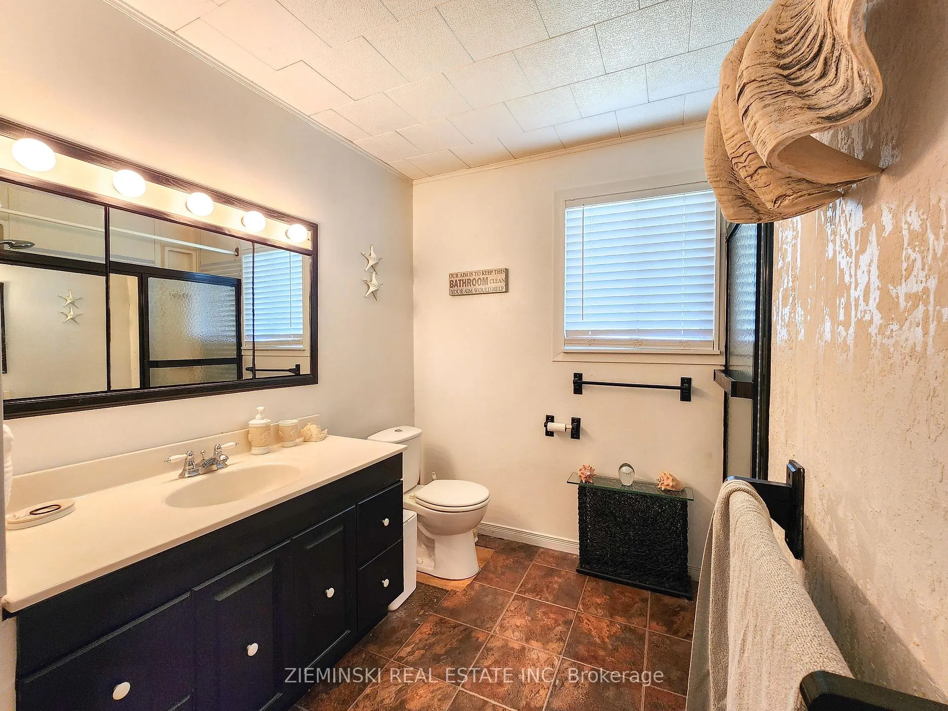 Photo 20 of 545 Silver Queen Lake Road, Cochrane — HOMEH