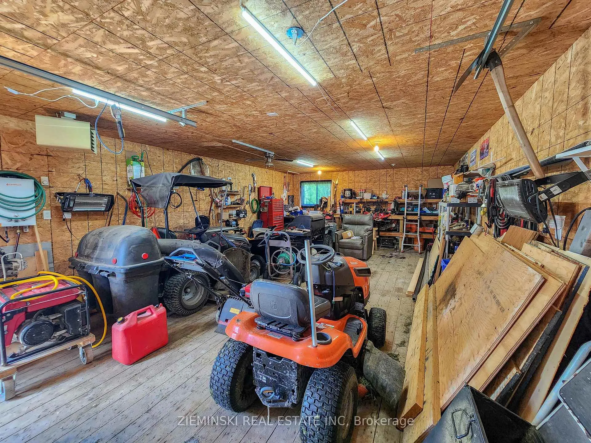 Photo 27 of 545 Silver Queen Lake Road, Cochrane — HOMEH