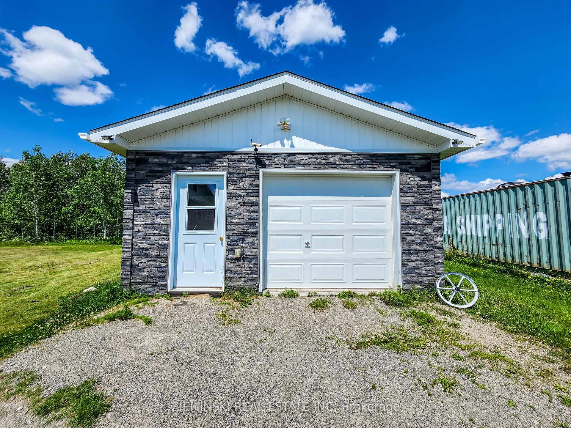 Photo 29 of 545 Silver Queen Lake Road, Cochrane — HOMEH