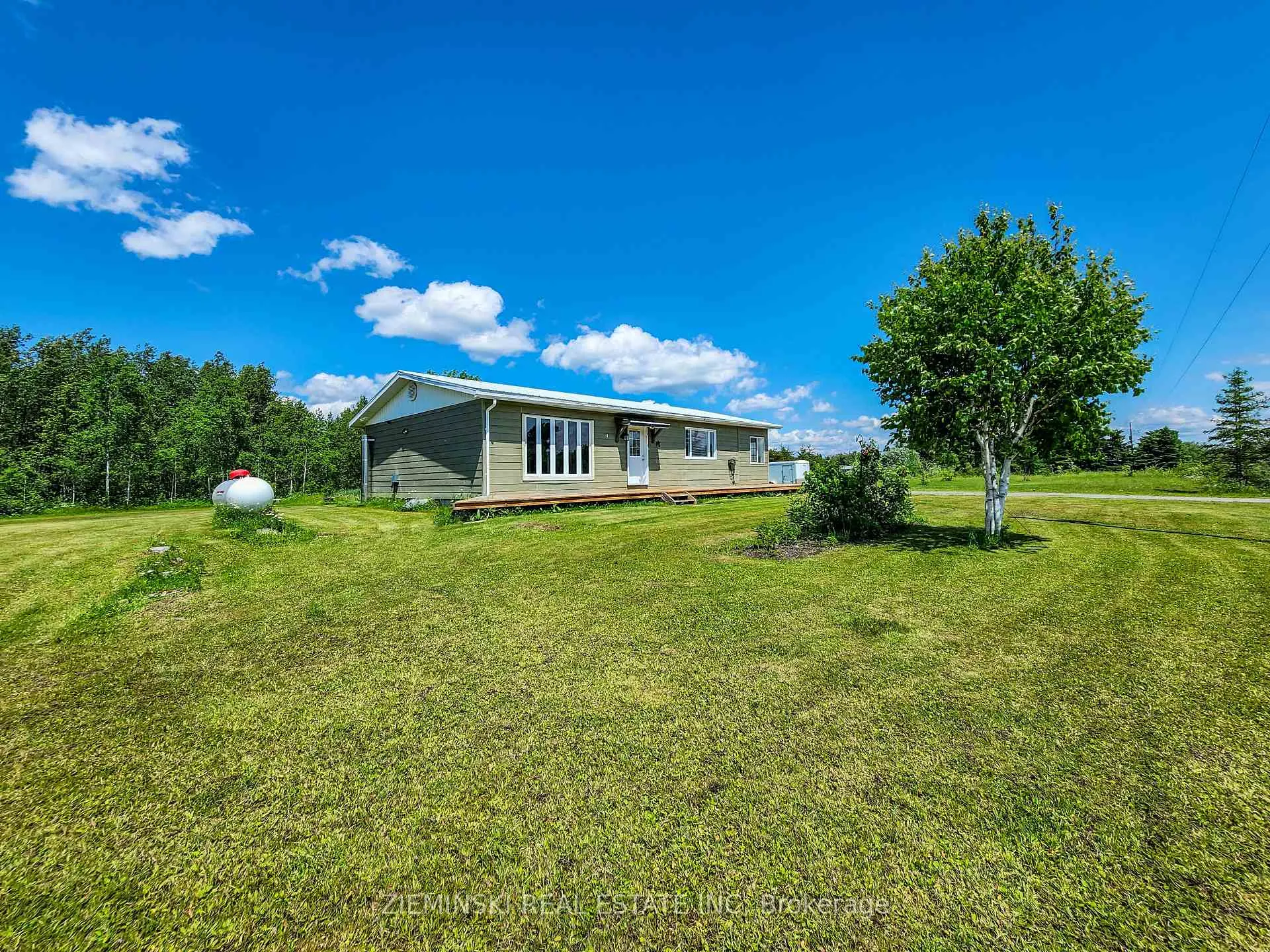 Photo 32 of 545 Silver Queen Lake Road, Cochrane — HOMEH