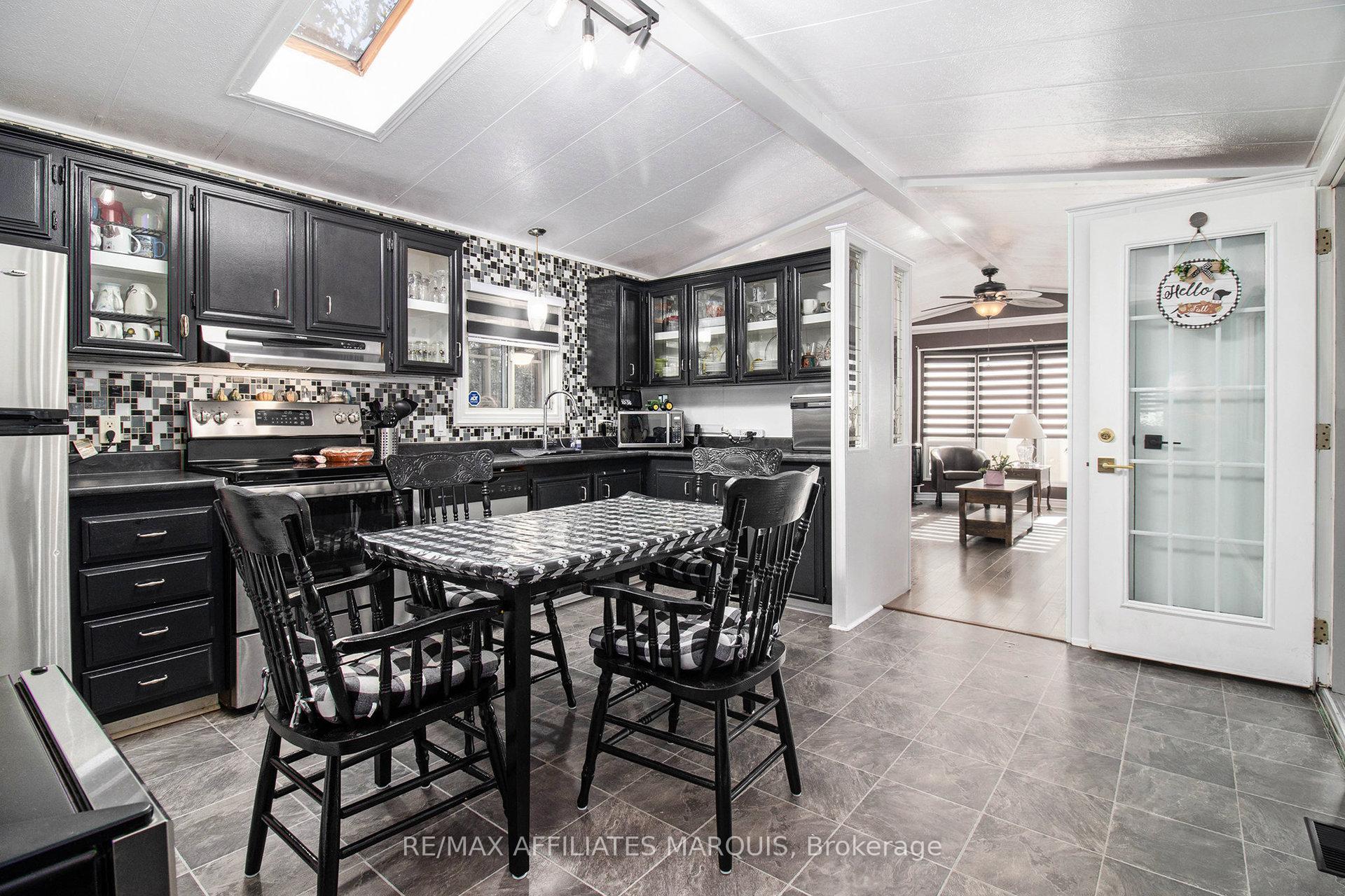 Photo 13 of 112 Sunset Drive, Carleton Place — HOMEH