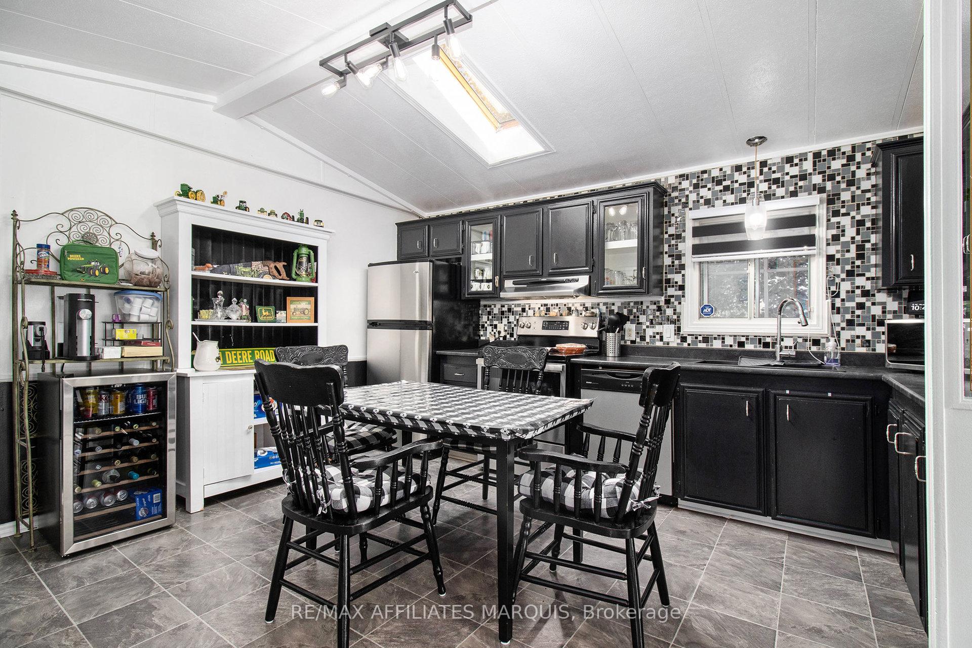Photo 14 of 112 Sunset Drive, Carleton Place — HOMEH