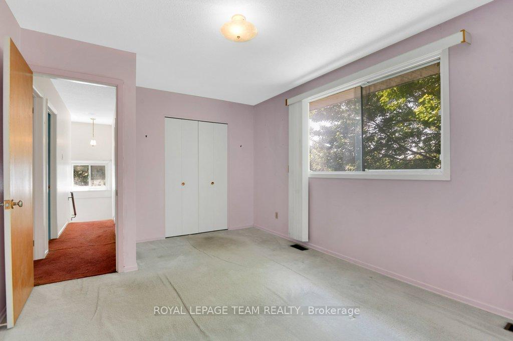 Photo 13 of 16 Keewatin Crescent, Ottawa, Borden Farm/Stewart Farm/Carleton Heights/Parkwood Hills — HOMEH