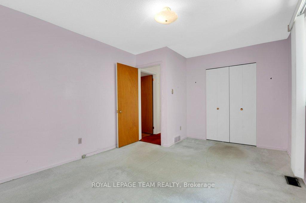 Photo 14 of 16 Keewatin Crescent, Ottawa, Borden Farm/Stewart Farm/Carleton Heights/Parkwood Hills — HOMEH
