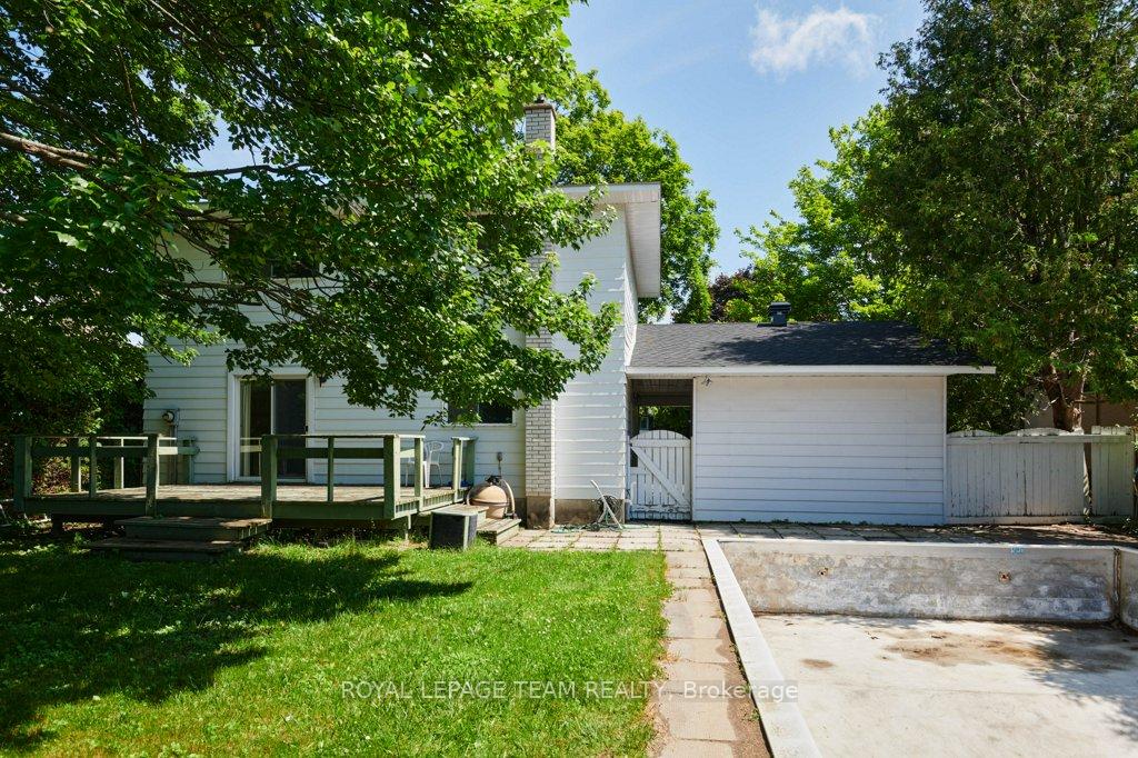 Photo 27 of 16 Keewatin Crescent, Ottawa, Borden Farm/Stewart Farm/Carleton Heights/Parkwood Hills — HOMEH