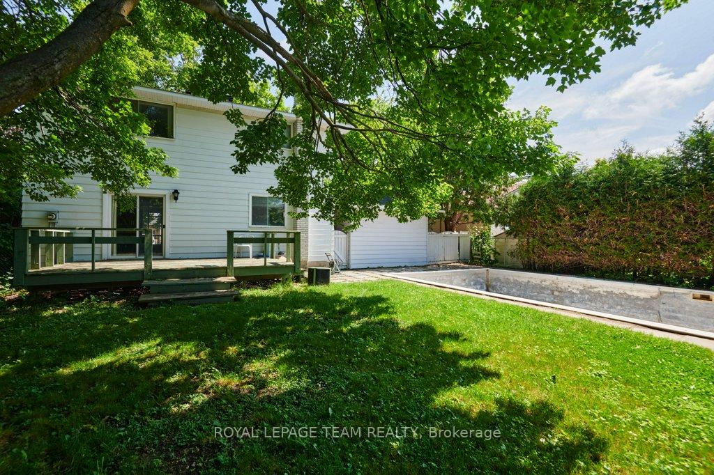 Photo 36 of 16 Keewatin Crescent, Ottawa, Borden Farm/Stewart Farm/Carleton Heights/Parkwood Hills — HOMEH