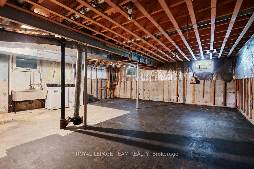 Photo 32 of 16 Keewatin Crescent, Ottawa, Borden Farm/Stewart Farm/Carleton Heights/Parkwood Hills — HOMEH